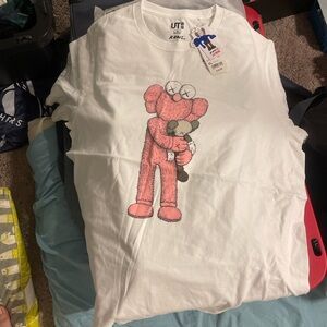Kaws shirt size XL new 100% authentic